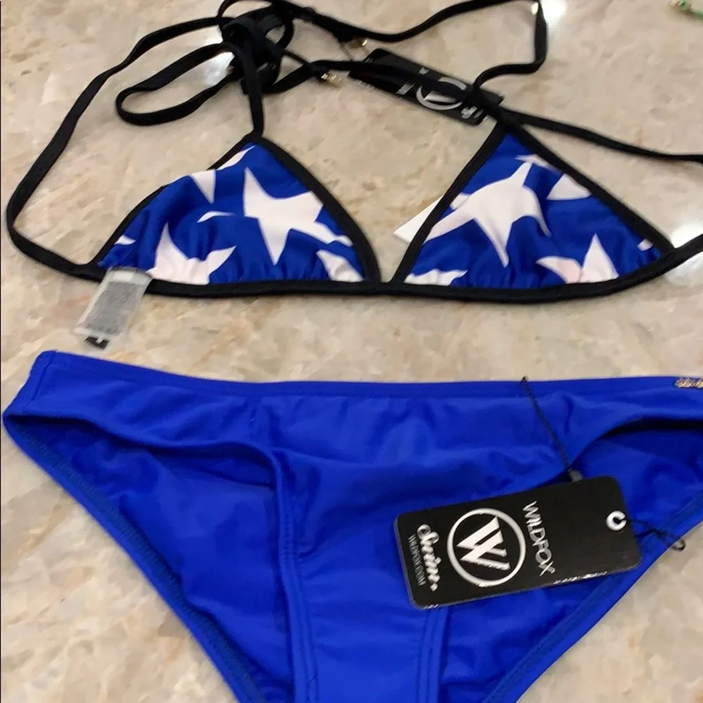 NWT‎ WILDFOX bikini! Size medium.